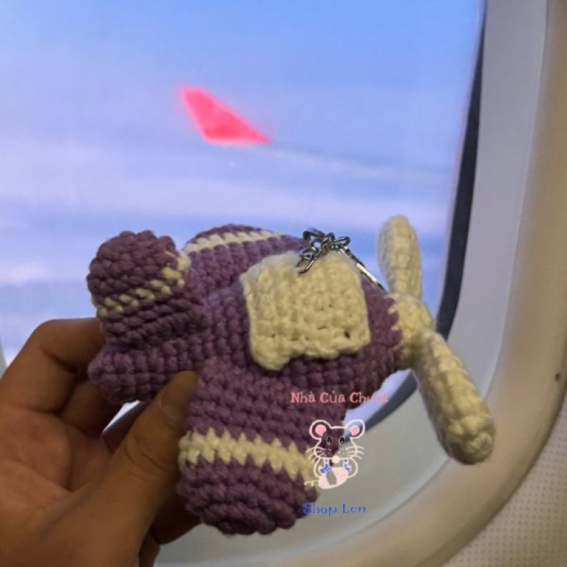 Móc Khoá Máy Bay Tím